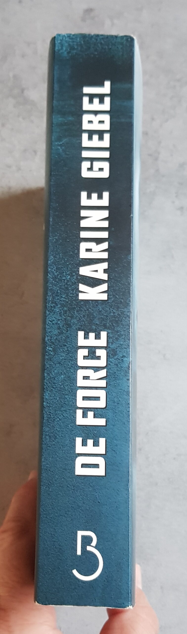 De force – Image 4