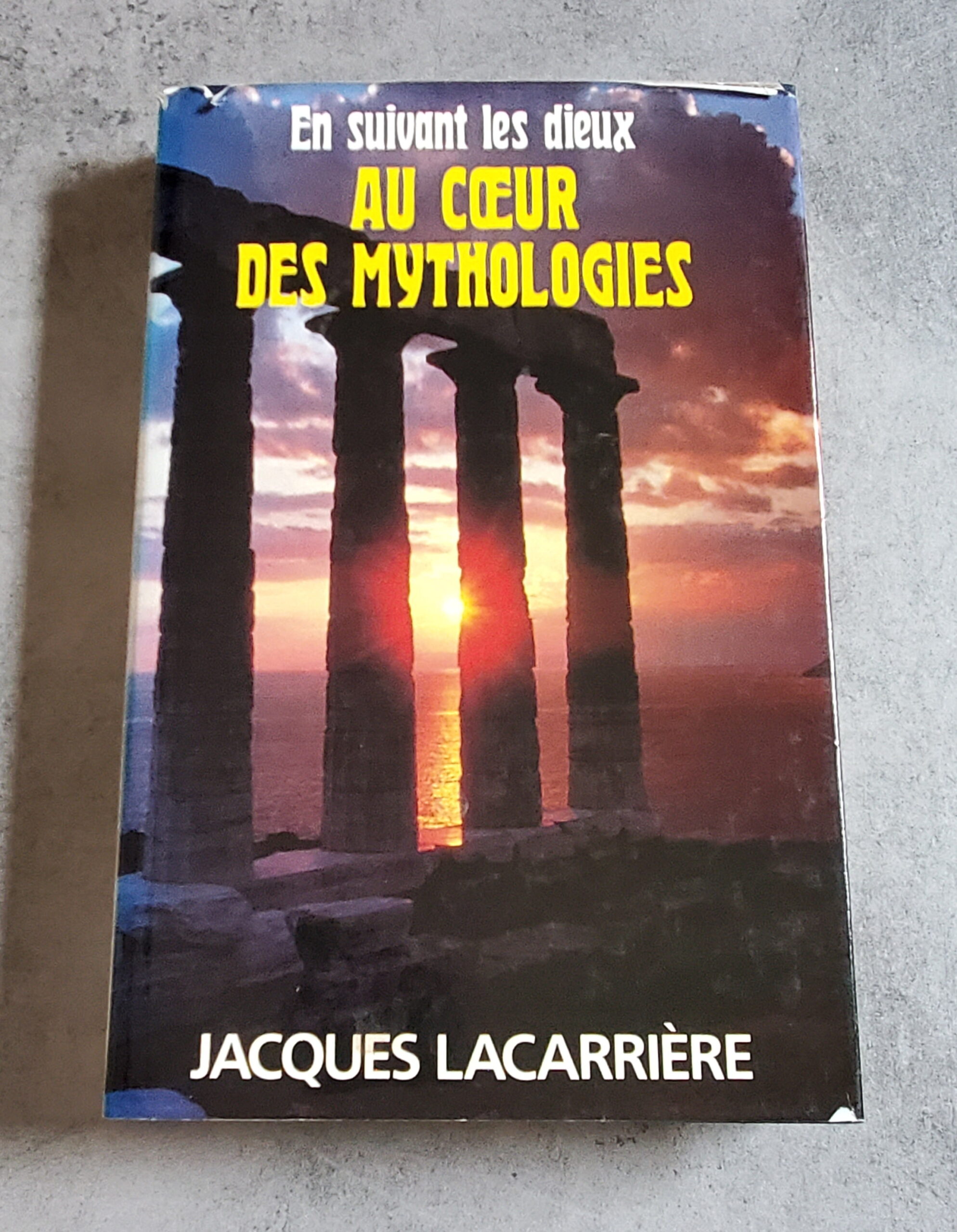 En suivant les Dieux au coeur des Mythologies