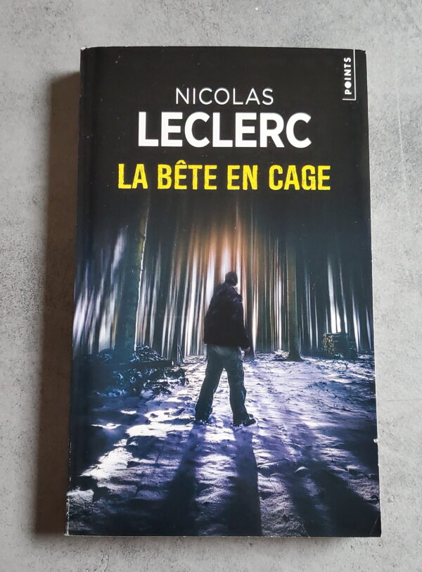 La bête en cage