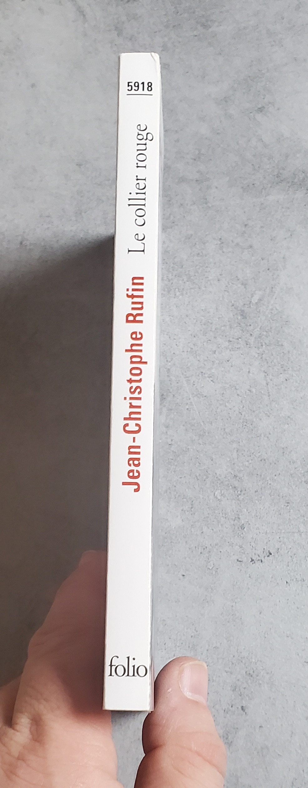 Le collier rouge – Image 3